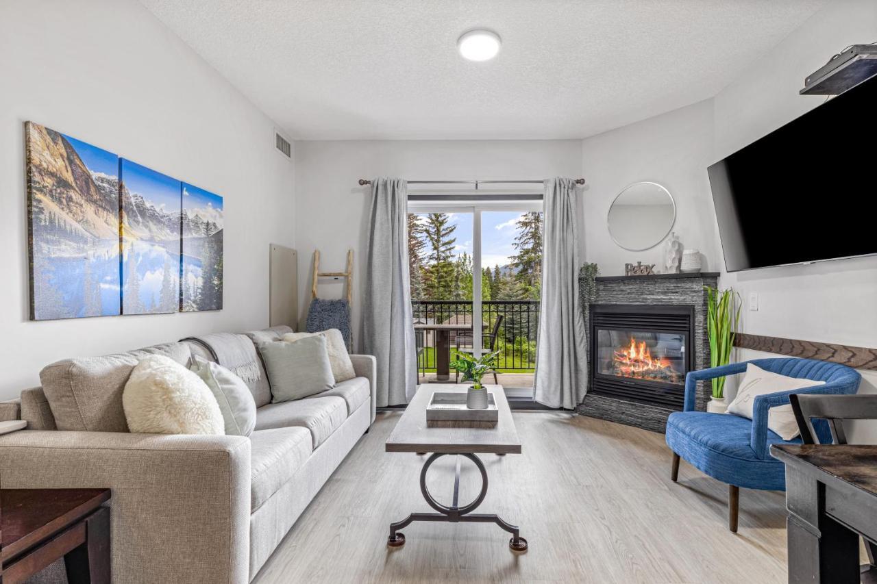 Outstanding Mountain Condo Waterslide And Hot Tub Managed By Little Sister Getaways Canmore Exterior photo