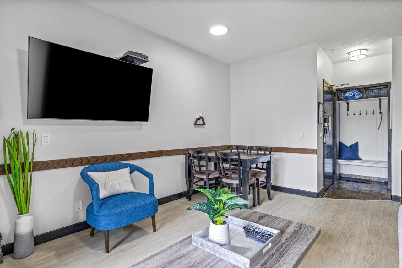 Outstanding Mountain Condo Waterslide And Hot Tub Managed By Little Sister Getaways Canmore Exterior photo